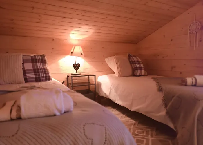 Charming Family Chalet For 8 People, With Private Hot Tub