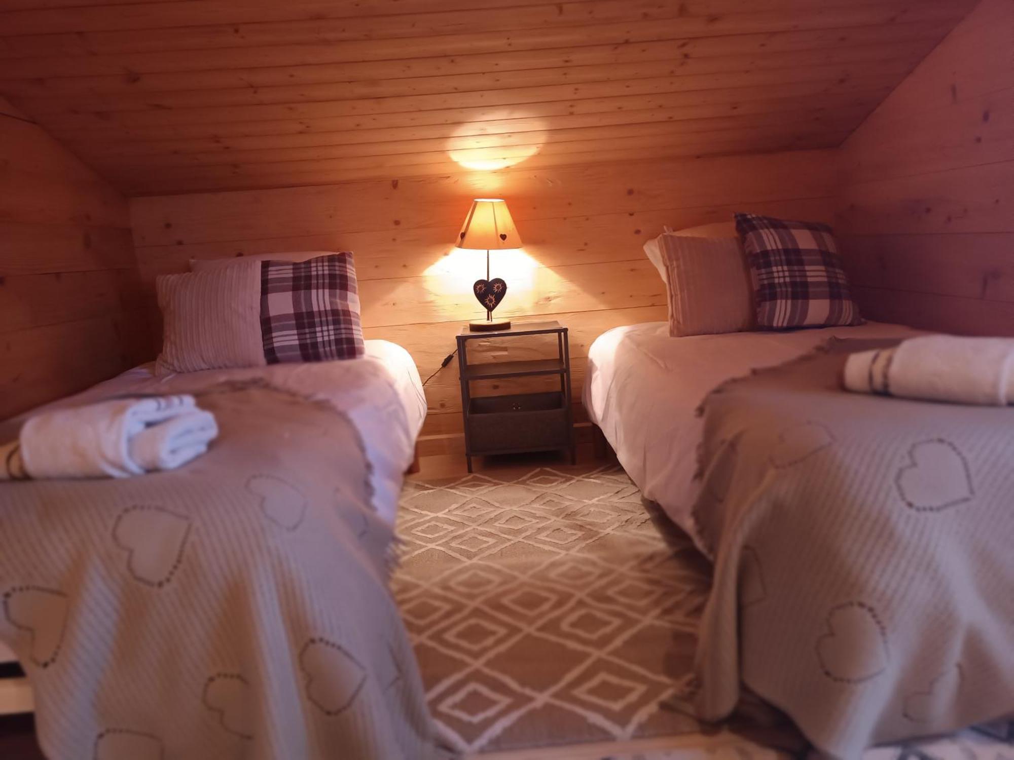 Charming Family For 8 People, With Private Hot Tub Les Clefs