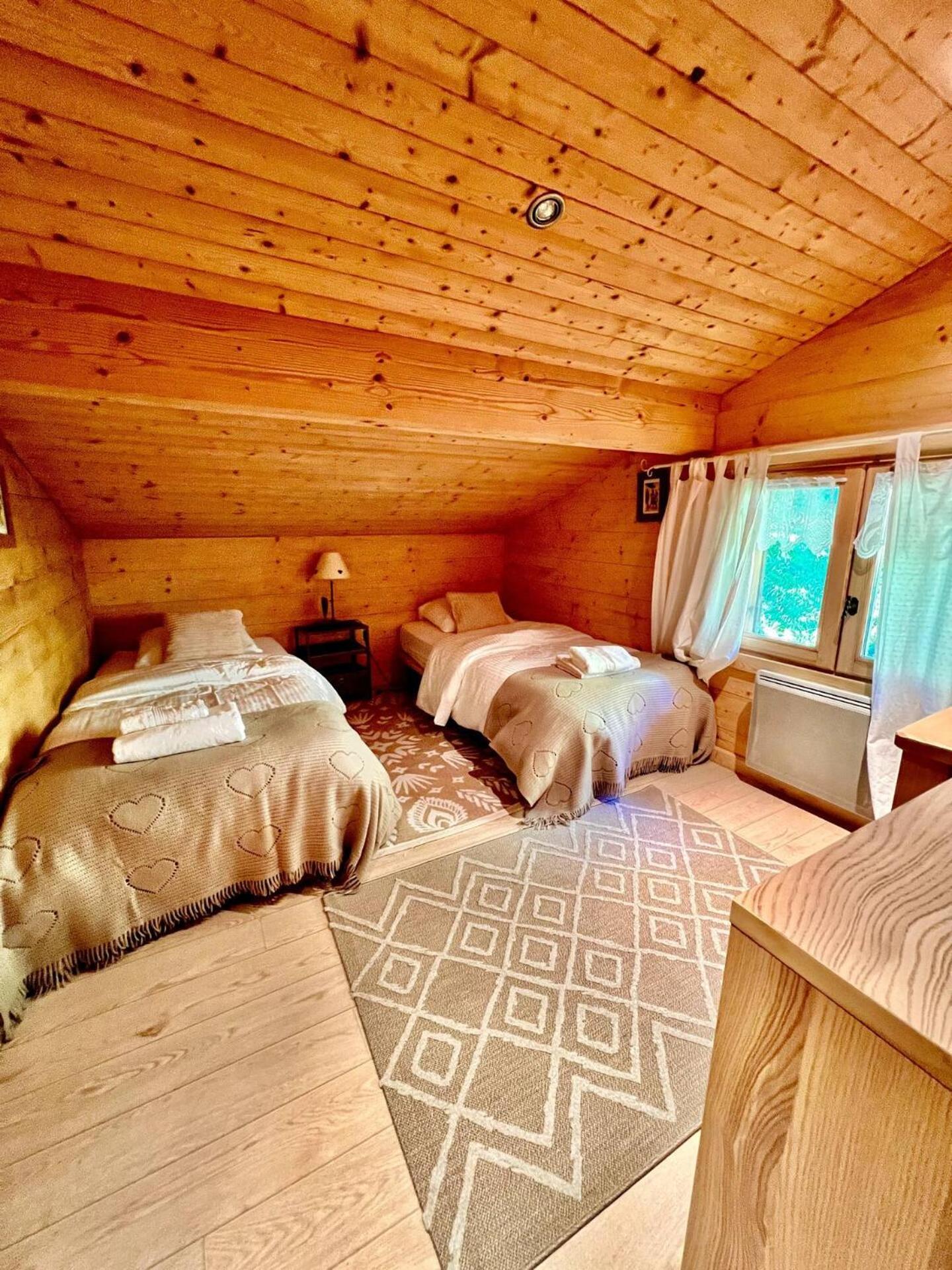Chalet Charming Family For 8 People, With Private Hot Tub *