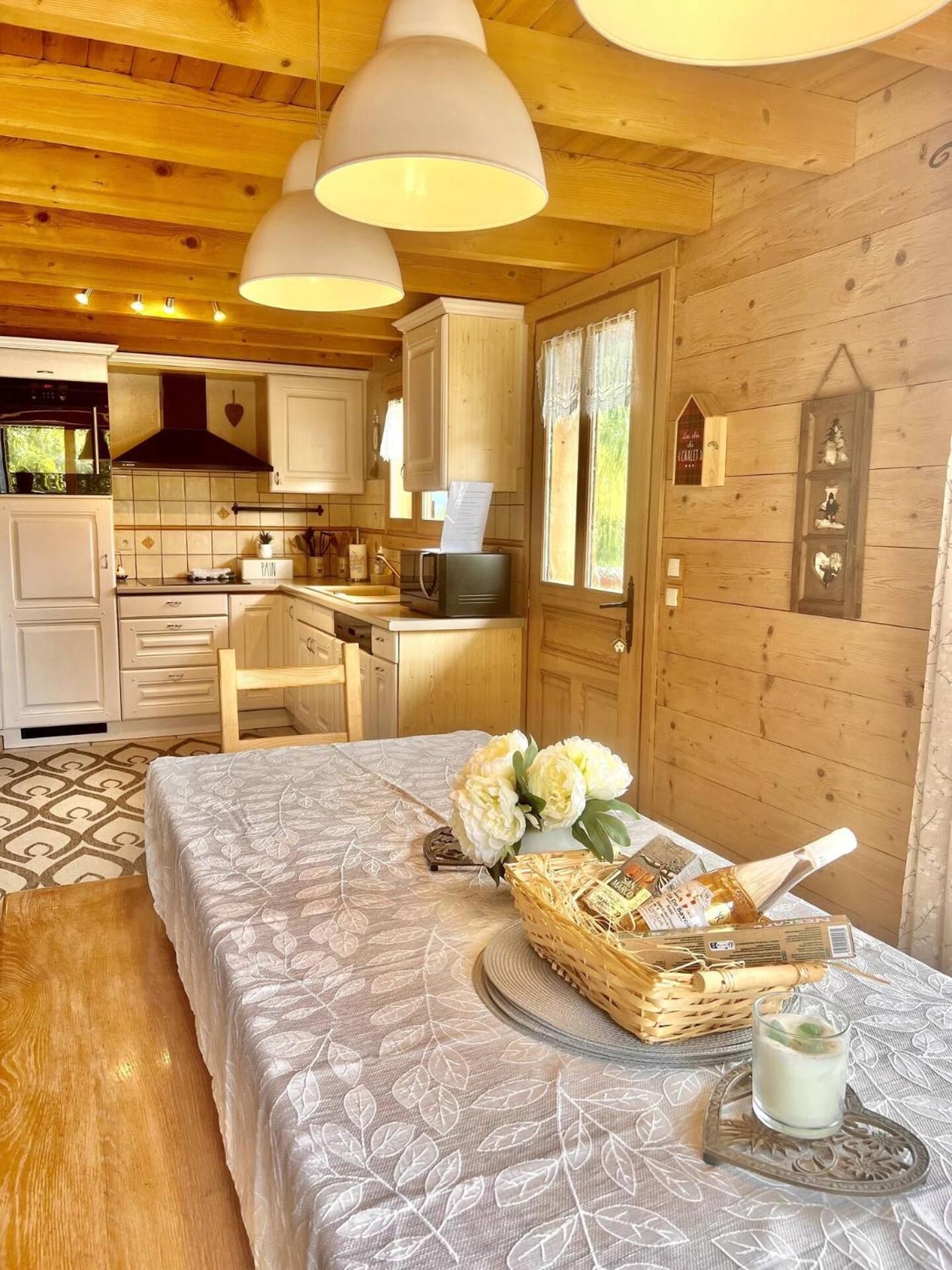Charming Family For 8 People, With Private Hot Tub Chalet Les Clefs