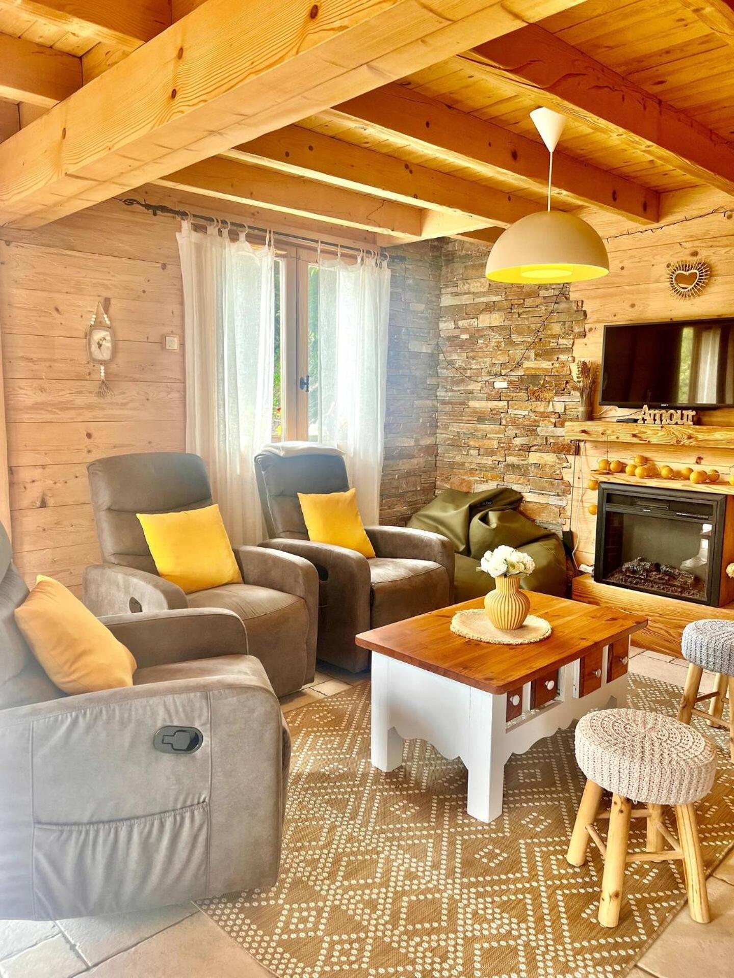 Charming Family For 8 People, With Private Hot Tub